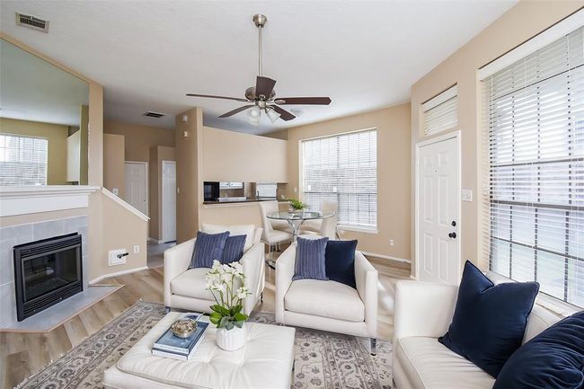 APT-173 - 8888 Benning Dr, Townhouse with 3 bedrooms, 3 bathrooms and 2 parking in Houston TX | Image 6