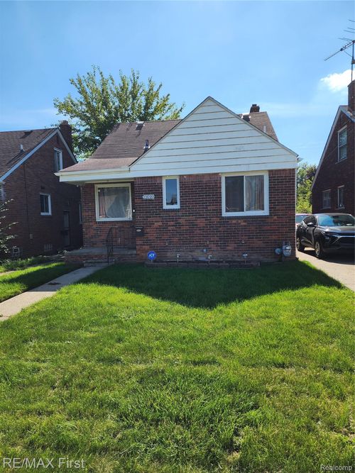 15010 Eastburn St, Detroit, MI, 48205-1364 | Card Image