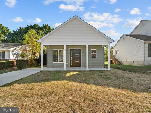 320 E Clayton Ave, Clayton, NJ, 08312-1926 | Card Image