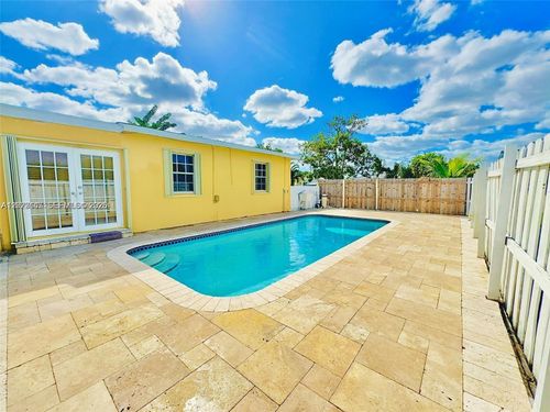 1001 S 27th Ave, Hollywood, FL, 33020-5717 | Card Image