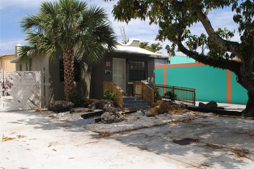 1224 Sw 1st Ave, Fort Lauderdale, FL, 33315-1502 | Card Image