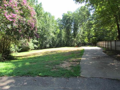 174 Huntley Dr, Boiling Springs, SC, 29316-5435 | Card Image
