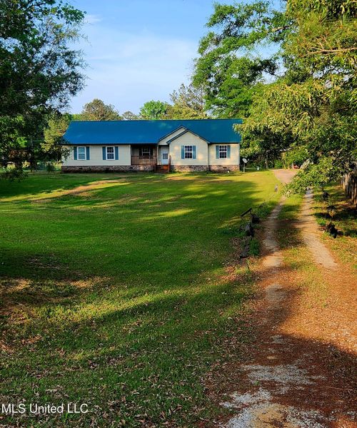 99 Burkes Cir, Forest, MS, 39074-3850 | Card Image