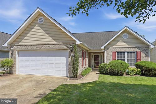 127 Spanish Oak Rd, STEPHENS CITY, VA, 22655-4057 | Card Image