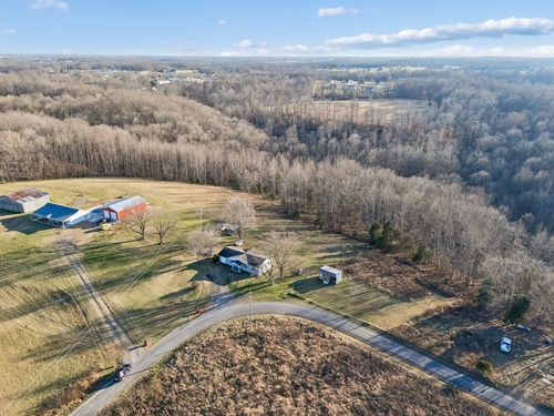 411 Purtle Rd, Lafayette, TN, 37083-4255 | Card Image