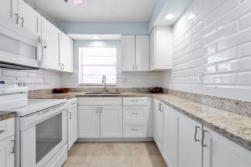 apt-109-1200 Tallwood Ave, Hollywood, FL, 33021-7902 | Card Image