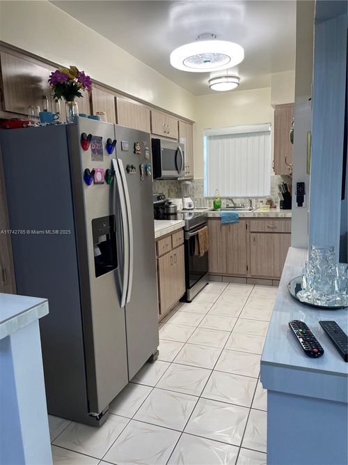 apt-23b-181 Ne 14th Ave, Hallandale Beach, FL, 33009-7403 | Card Image