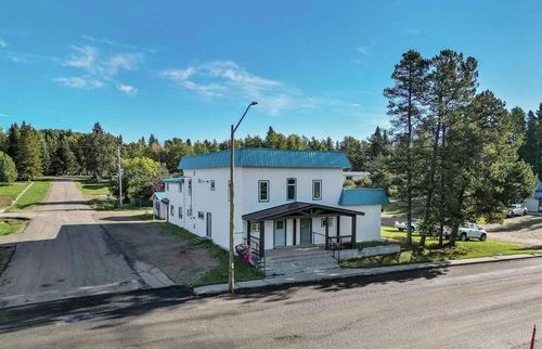 102 2 Ave, Winfield, AB, T0C2X0 | Card Image