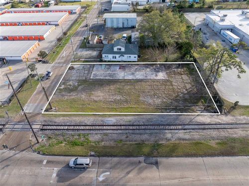 2004 Hodges St, Lake Charles, LA, 70601-7471 | Card Image