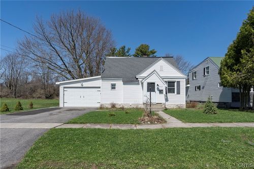 332 Butterfield Ave, Watertown, NY, 13601-4545 | Card Image