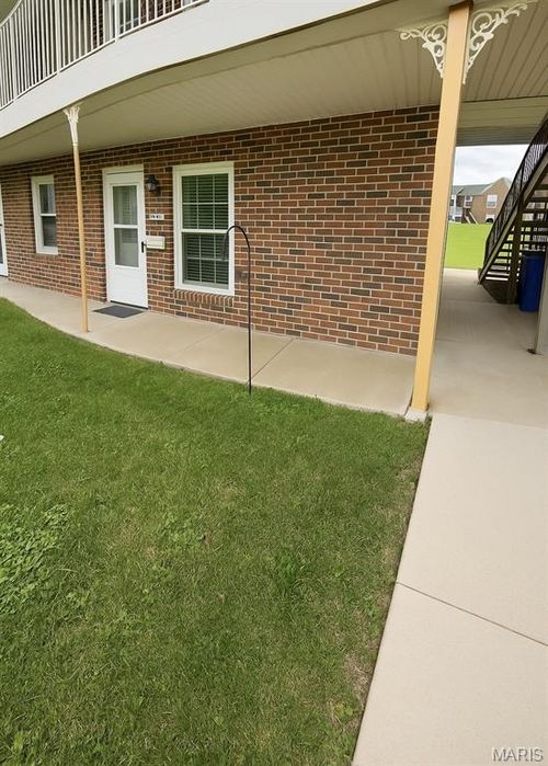 3224 Roger Williams Dr, Bridgeton, MO, 63044-3153 | Card Image