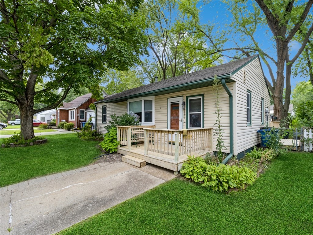 Sheridan Ave, Des Moines, IA 50310