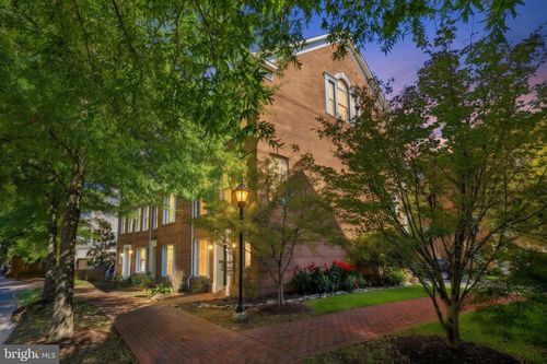 418 Ferdinand Day Dr, ALEXANDRIA, VA, 22304-8701 | Card Image