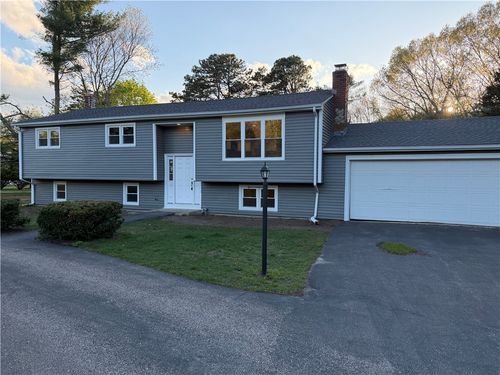 71 Jerry Ln, North Kingstown, RI, 02852-2309 | Card Image