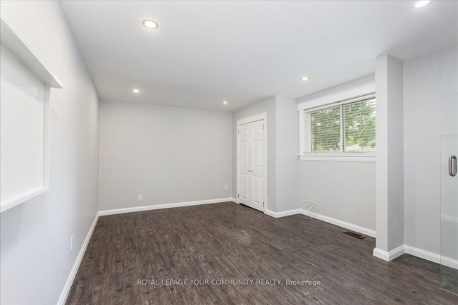 109 Maple Ave, House other with 2 bedrooms, 2 bathrooms and 6 parking in Sutton West ON | Image 12