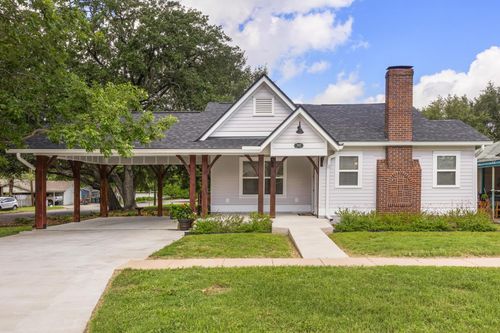 522 S Walnut Ave, Luling, TX, 78648-2930 | Card Image