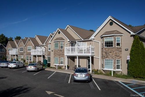 86-86 Adams Way, Islip, NY, 11782 | Card Image