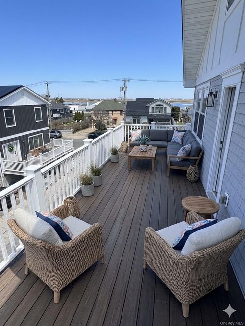 102 Florida St, Long Beach, NY, 11561-1145 | Card Image