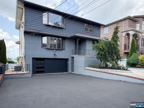 453 8th St, Palisades Park, NJ, 07650-2307 | Card Image