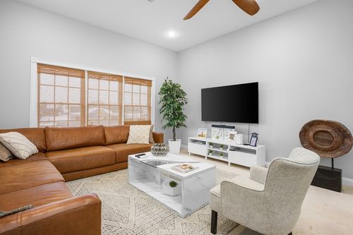 13-68 Center St, Hyannis, MA, 02601-5575 | Card Image