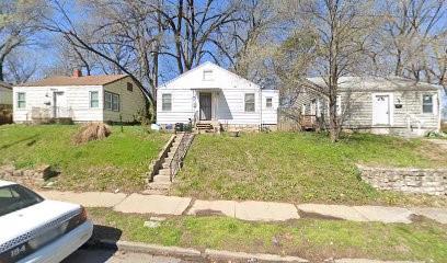 Elmwood Ave, Kansas City, MO 64127