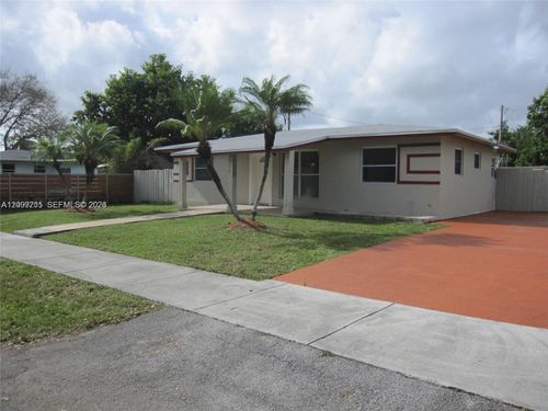 3150 Sw 37th Ave, West Park, FL, 33023-5725 | Card Image