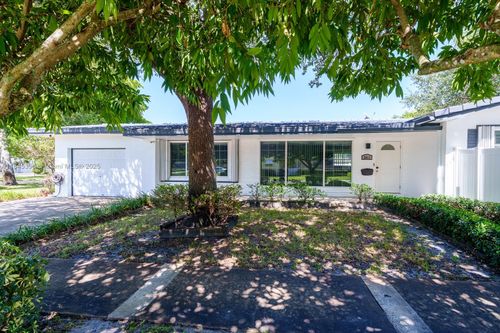 2011 N 43rd Ave, Hollywood, FL, 33021-4238 | Card Image