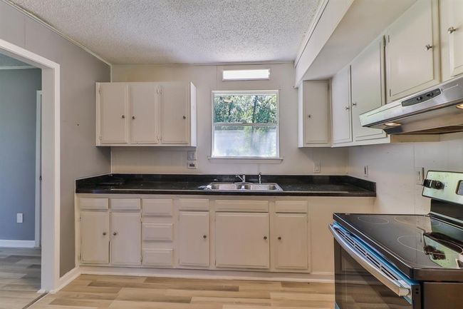 20 W Oakridge Dr, House other with 3 bedrooms, 2 bathrooms and 2 parking in Pointblank TX | Image 6