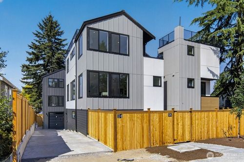 1216 Ne 100th St, Seattle, WA, 98125-7551 | Card Image