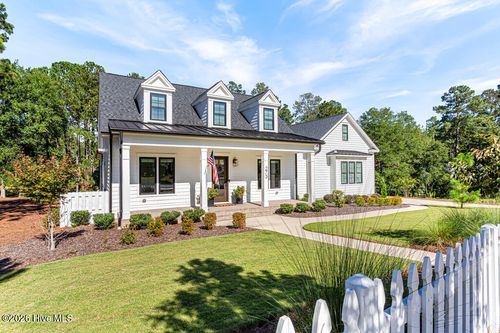 275 Hollycrest Dr, Pinehurst, NC, 28374-9865 | Card Image