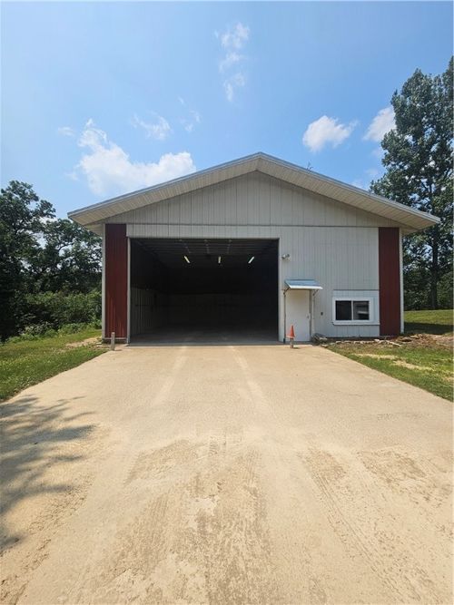 8225 Ida Ave, Sparta, WI, 54656-3622 | Card Image