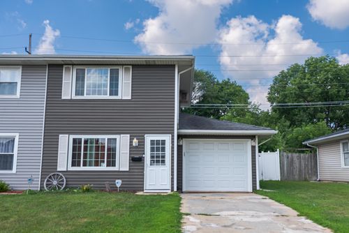 1072 N Highland Ave, Aurora, IL, 60506-2234 | Card Image