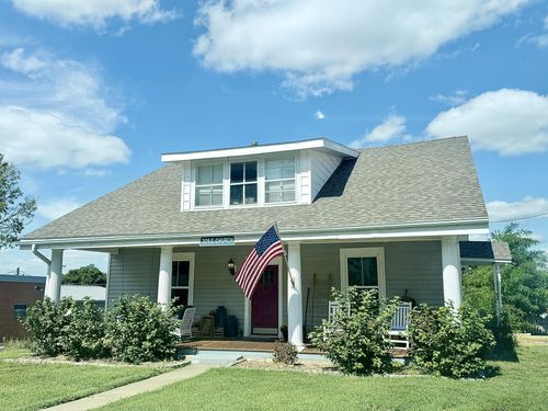 305 E Church St, Ozark, MO, 65721-8682 | Card Image
