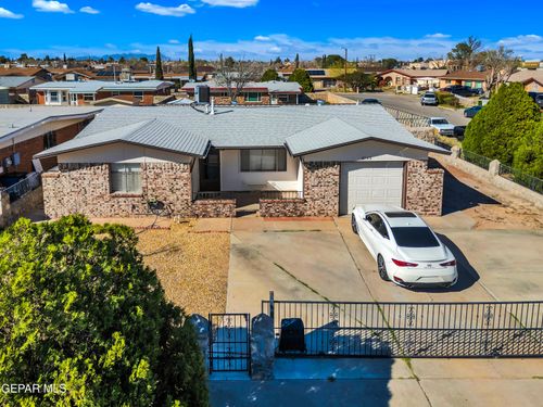 5753 Weatherford Ln, El Paso, TX, 79924-1310 | Card Image
