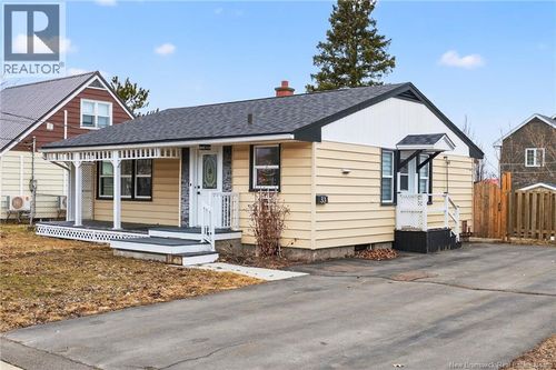 33 Hows Cres, Moncton, NB, E1E1S9 | Card Image