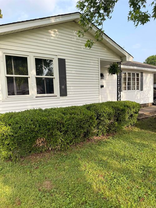 491 N Scurlock Ave, Piggott, AR, 72454-1520 | Card Image