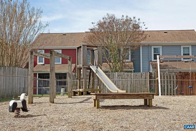 613 Whitcover Cir, Townhouse with 3 bedrooms, 2 bathrooms and null parking in CHARLOTTESVILLE VA | Image 22