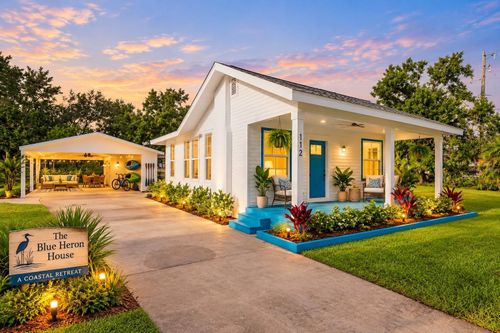 112 E Martin Luther King Jr Dr, TARPON SPRINGS, FL, 34689-3642 | Card Image