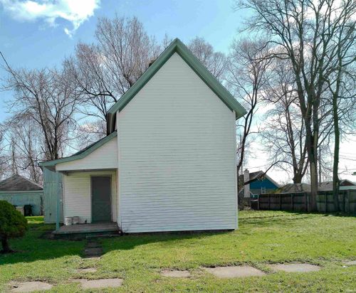 2210 S Lafayette Blvd, South Bend, IN, 46613-2130 | Card Image