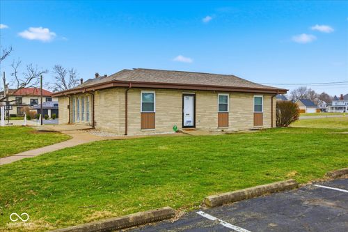 124 W Franklin St, Shelbyville, IN, 46176-1238 | Card Image