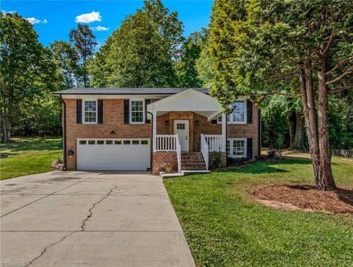 117 Kingswood Place Dr, Walnut Cove, NC, 27052-6889 | Card Image