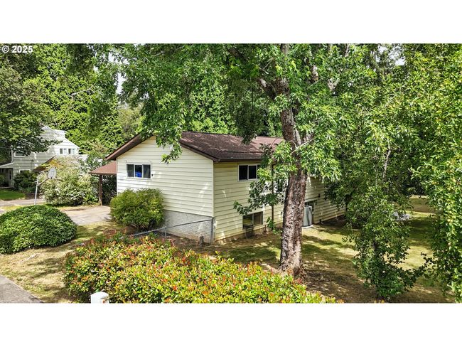 1425 Se 9 Th St, House other with 6 bedrooms, 3 bathrooms and null parking in Gresham OR | Image 45