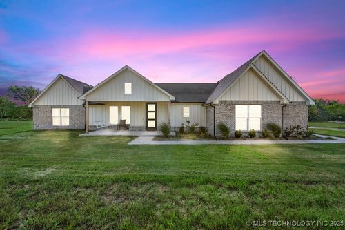 3144 N 205 Rd, Beggs, OK, 74421-3422 | Card Image