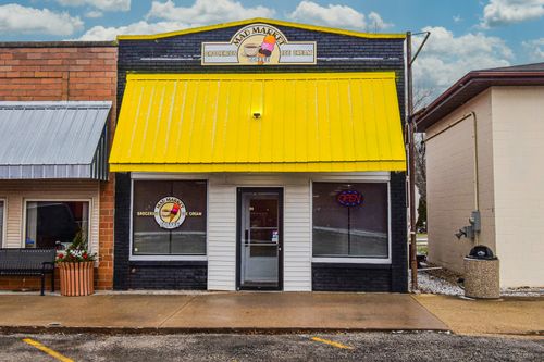 110 Tremont St, Odell, IL, 60460-9495 | Card Image