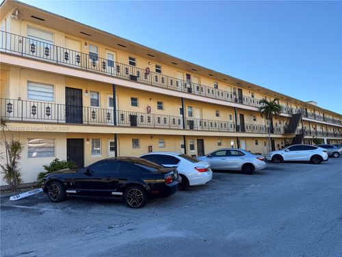 apt-d109-20201 Ne 29th Ct, Aventura, FL, 33180-2046 | Card Image