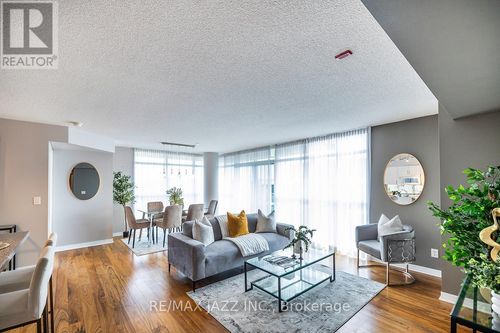 612-1600 Charles St, Whitby, ON, L1N0G4 | Card Image