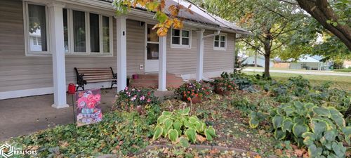 104 W Marshall St, Albion, IA, 50005-7746 | Card Image