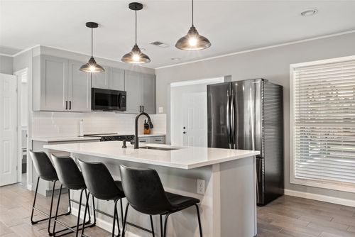 35 Presidio Rd, Wimberley, TX, 78676-3407 | Card Image