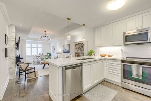 401-70 Stewart St, Oakville, ON, L6K1X5 | Card Image