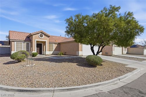 3016 Robincrest Ct, North Las Vegas, NV, 89031-2243 | Card Image